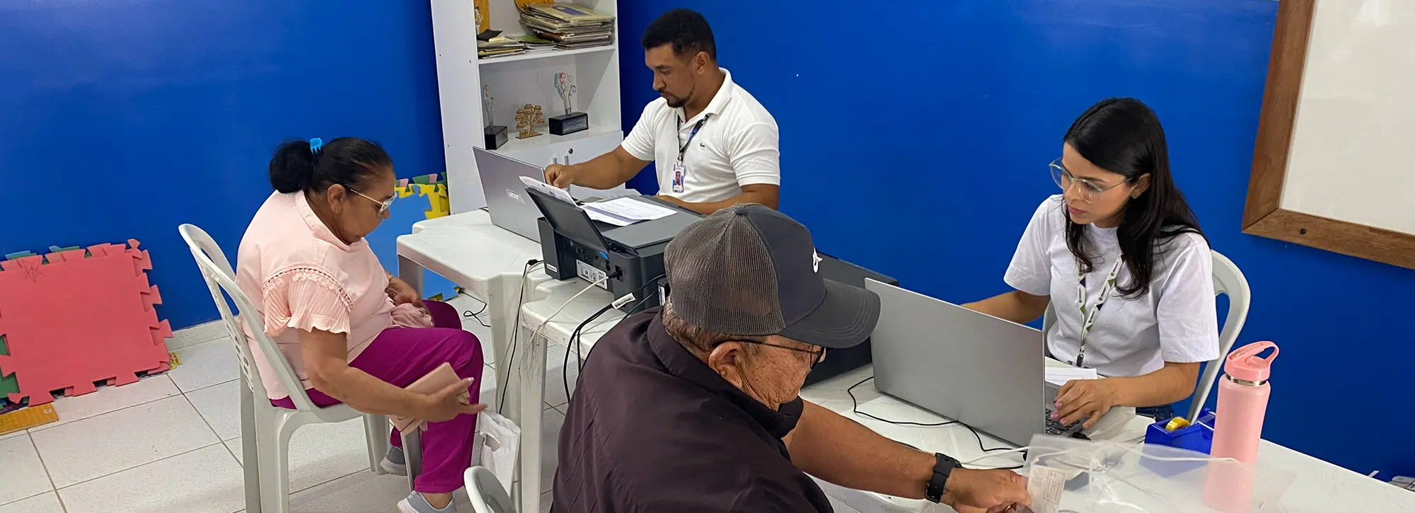 Atendimento de identidade no povoado Manoel Domingos.