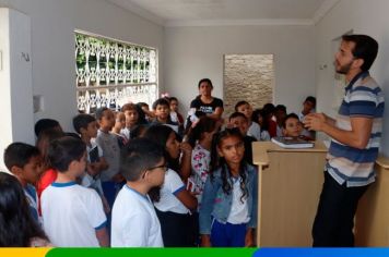 Alunos do 3° ano do Ensino Fundamental da Escola Municipal Adalgisa Amorim Bezerra visitam a Câmara Municipal. 