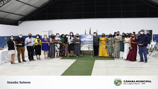 Câmara Municipal realiza Sessão Solene em homenagem aos professores escritores do livro 